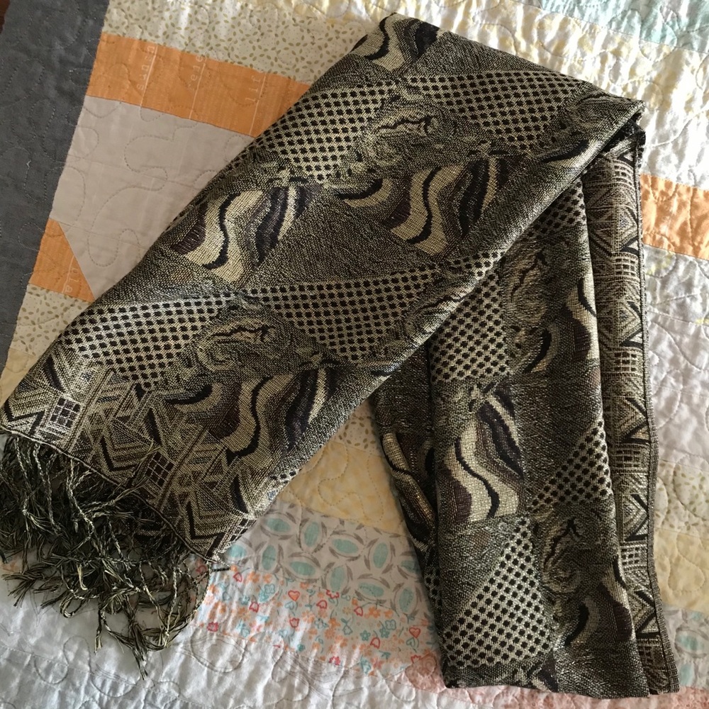 2 Brocade patterned long rectangular scarves - Picture 3 of 3